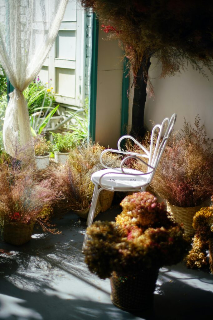 Modern biophilic interior design trend with indoor plants and soft tones.